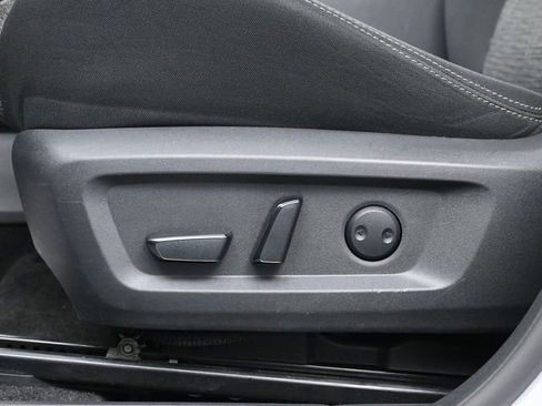 Used 2023 Nissan Rogue SV image 11