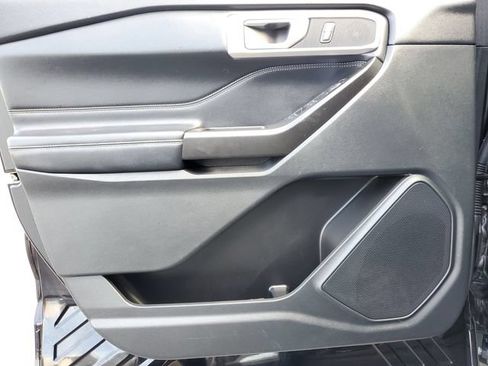 Used 2020 Ford Explorer XLT w/ Equipment Group 202A AWD/4WD image 27