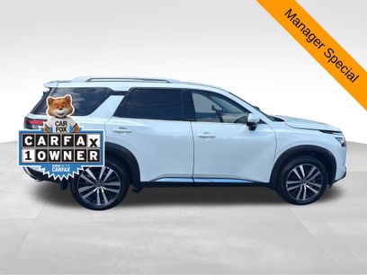 Used 2025 Nissan Pathfinder Platinum
