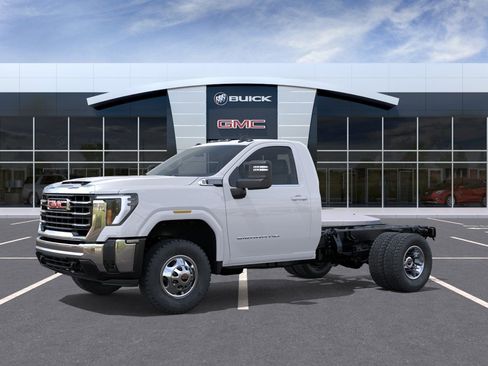 New 2026 GMC Sierra 3500 SLE AWD/4WD image 2
