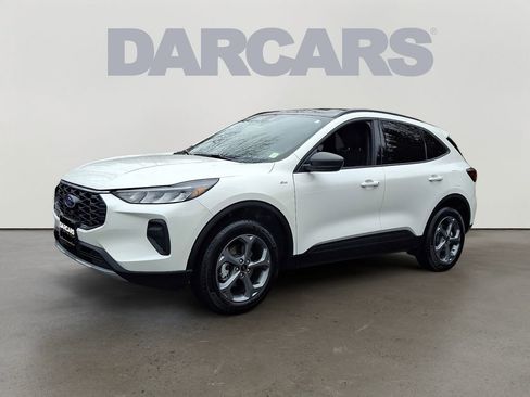 Used 2025 Ford Escape ST-Line w/ Tech Pack #1 AWD/4WD image 3