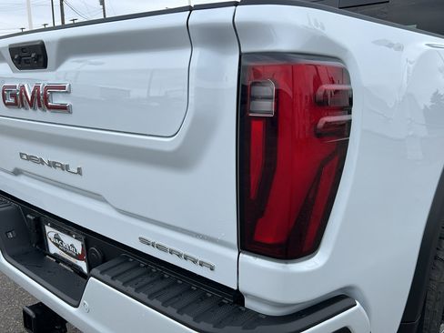 New 2026 GMC Sierra 3500 Denali w/ Denali Reserve Package AWD/4WD image 11