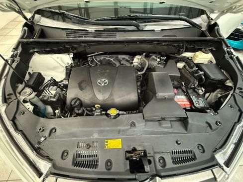 Used 2017 Toyota Highlander Plus image 39