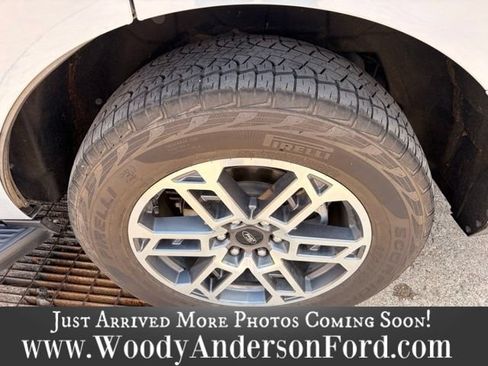 Used 2025 Ford Expedition Active AWD/4WD image 8