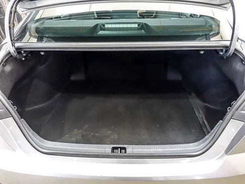 Used 2025 Toyota Camry SE FWD image 17