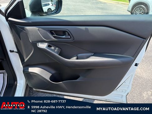 Used 2024 Nissan Rogue S FWD image 32