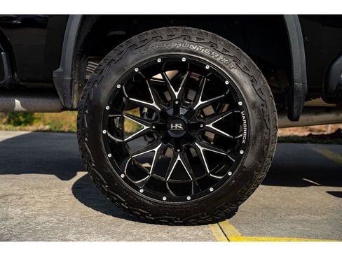 Used 2021 Chevrolet Silverado 2500 High Country w/ Z71 Off-Road Package image 30