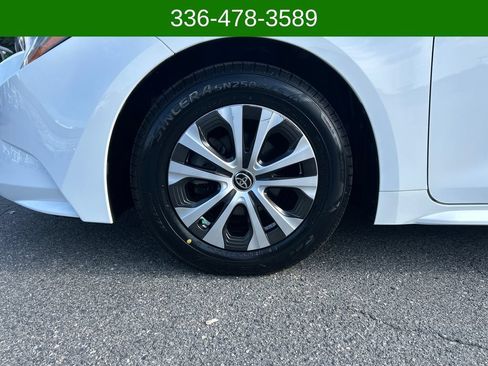Used 2022 Toyota Corolla LE FWD image 22