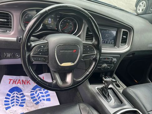 Used 2020 Dodge Charger SXT w/ Leather Interior Group RWD image 11