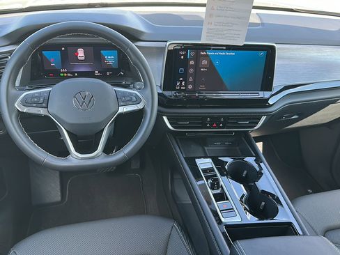 Used 2024 Volkswagen Atlas Cross Sport SE image 20