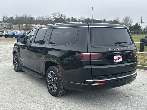 Used 2024 Jeep Wagoneer L Series II image 7