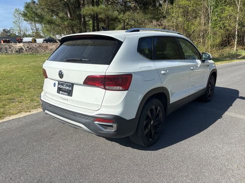 Used 2024 Volkswagen Taos SE image 5