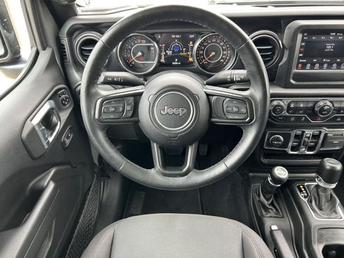 Used 2022 Jeep Gladiator Sport AWD/4WD image 10