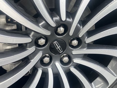 Used 2024 Lincoln Aviator AWD w/ Premium Package image 9