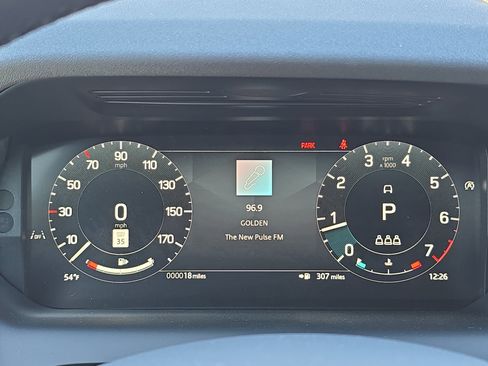 New 2025 Land Rover Discovery Sport Dynamic SE image 19