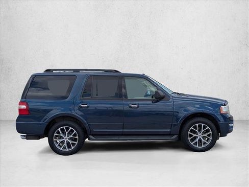 Used 2016 Ford Expedition XLT w/ Equipment Group 202A RWD image 4