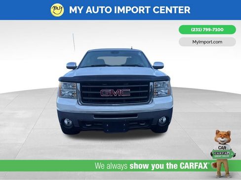 Used 2009 GMC Sierra 1500 SLT w/ White Diamond Edition AWD/4WD image 2