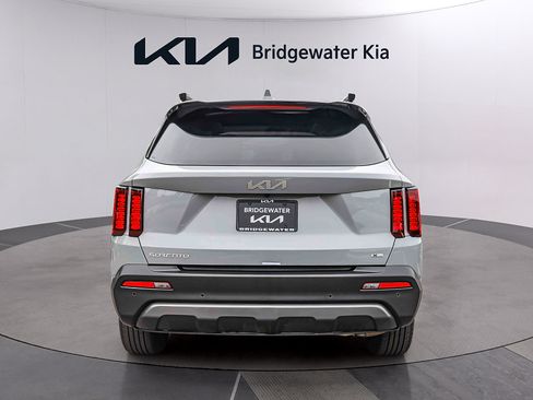 Certified 2023 Kia Sorento S w/ Panoramic Sunroof Package AWD/4WD image 5