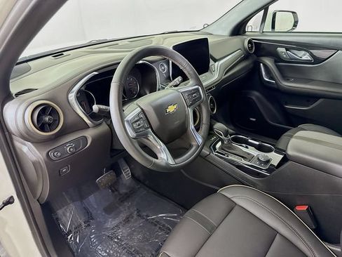 Used 2024 Chevrolet Blazer Premier w/ Enhanced Convenience Package AWD/4WD image 9