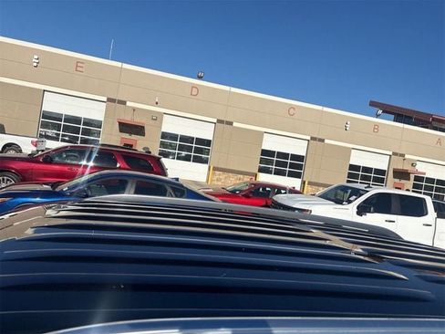 Used 2023 Ford Explorer Limited image 5