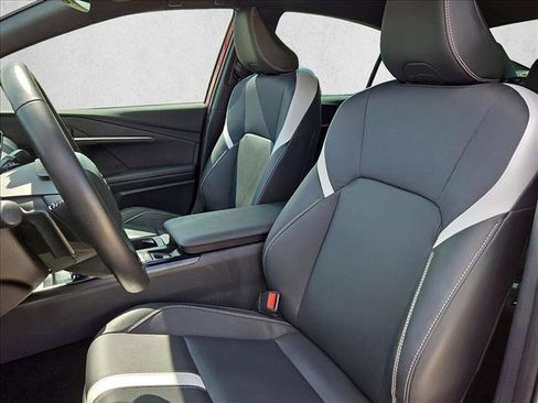 Used 2025 Toyota Camry SE image 10