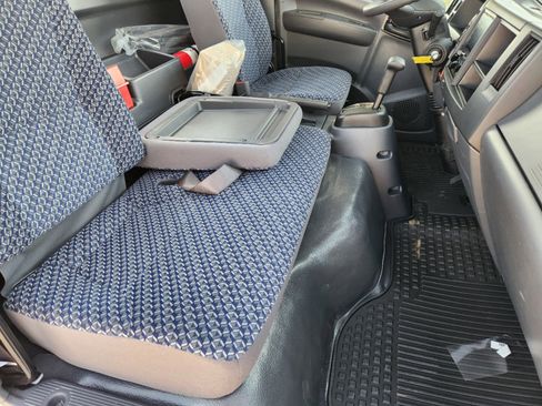 New 2025 Chevrolet Low Cab Forward image 16