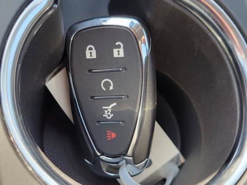 Used 2024 Chevrolet Equinox LT w/ LPO, Floor Liner Package FWD image 24