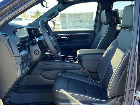 New 2026 Chevrolet Suburban Premier image 37