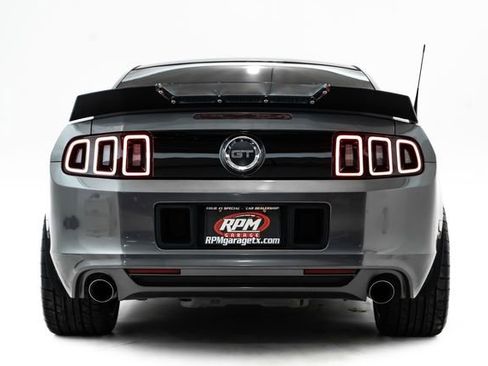 Used 2013 Ford Mustang GT image 3