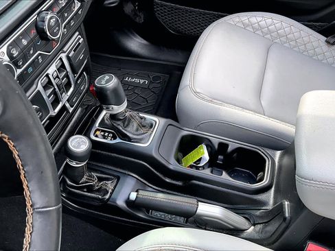 Used 2021 Jeep Wrangler Unlimited Sahara image 17