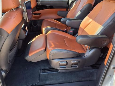 Used 2022 Kia Carnival SX Prestige image 30