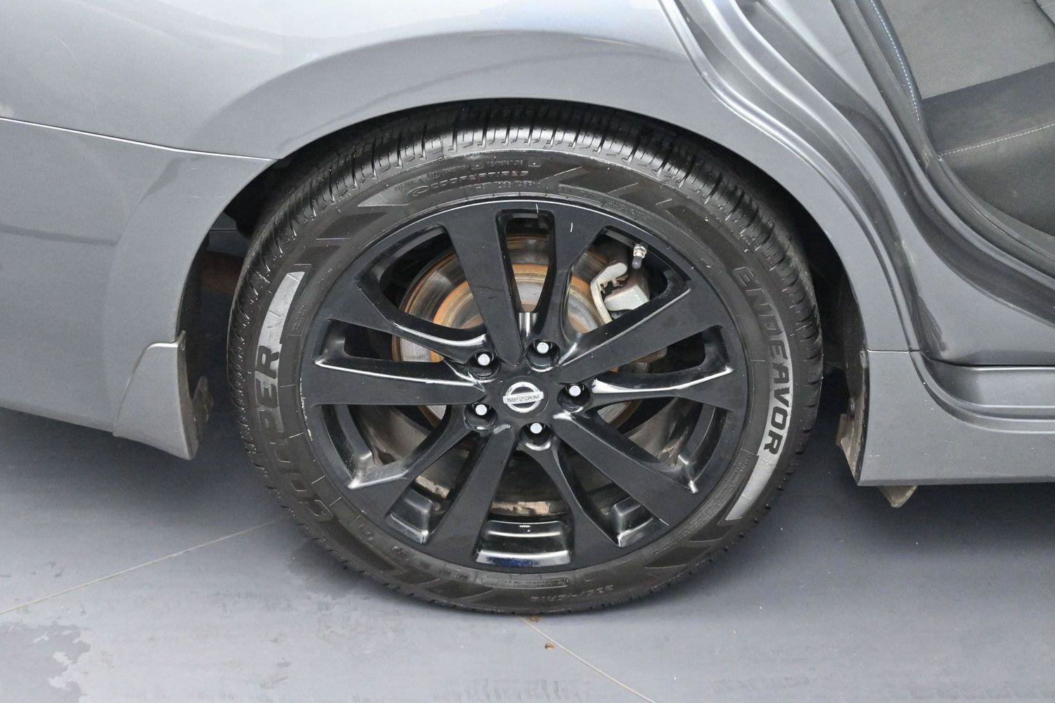 Used 2017 Nissan Altima 2.5 SR w/ Midnight Edition Package FWD image 34