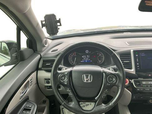 Used 2016 Honda Pilot Touring image 12