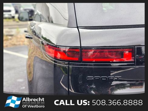 Used 2025 Land Rover Range Rover Sport SE AWD/4WD image 9
