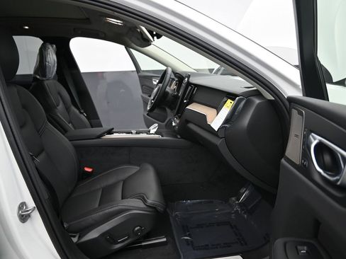 New 2026 Volvo XC60 B5 Ultra w/ Protection Package Premier image 14