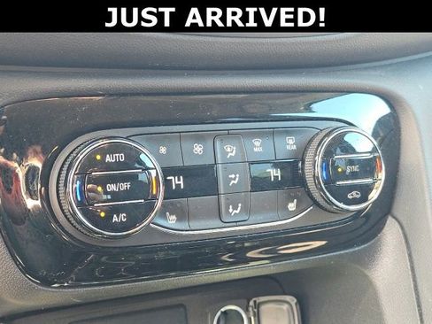 Used 2022 Buick Encore GX Select AWD/4WD image 15