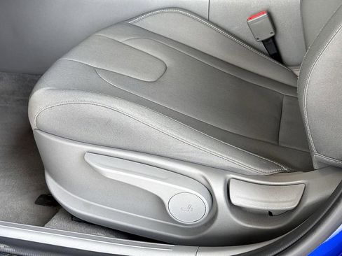 Used 2024 Hyundai Elantra SEL image 13