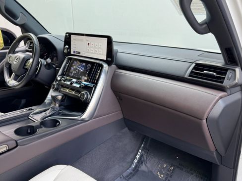 Used 2023 Lexus LX 600 Luxury w/ Appearance Package image 15