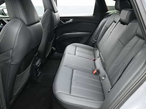 Used 2025 Audi Q4 e-tron Premium Plus w/ Premium Plus image 29