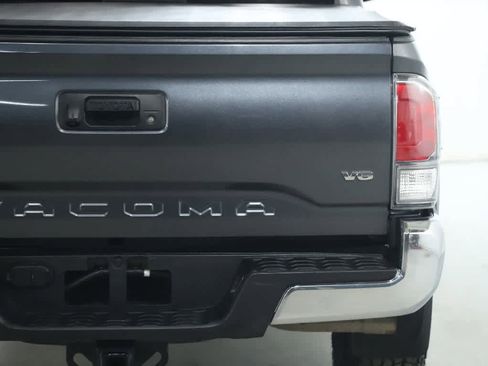 Certified 2022 Toyota Tacoma TRD Off-Road image 42