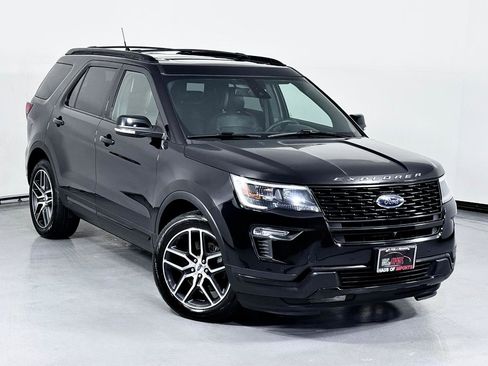 Used 2018 Ford Explorer Sport w/ Equipment Group 401A image 3