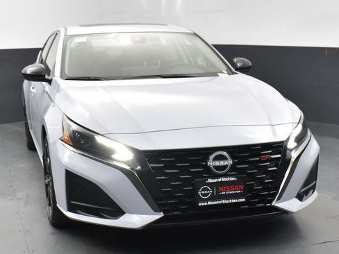 New 2025 Nissan Altima 2.5 SR image 2