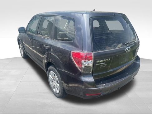 Used 2010 Subaru Forester 2.5X AWD/4WD image 5