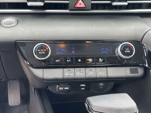 Certified 2025 Hyundai Elantra Hybrid FWD image 30