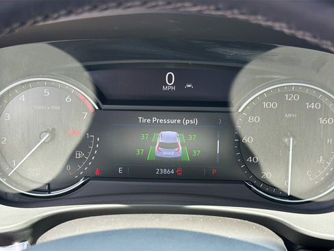 Used 2023 Cadillac XT4 Luxury w/ Cold Weather Package FWD image 38