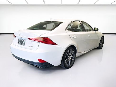 Used 2019 Lexus IS 300 RWD image 4