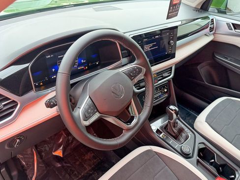 New 2026 Volkswagen Taos SE AWD/4WD image 11