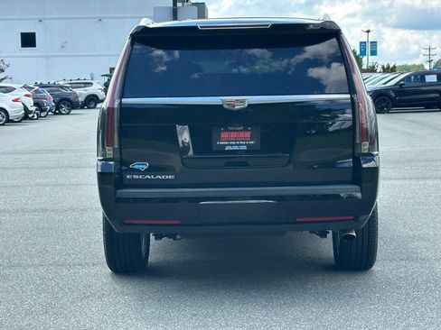 Used 2018 Cadillac Escalade Luxury AWD/4WD image 14