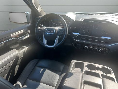 Used 2025 GMC Sierra 1500 SLT AWD/4WD image 16