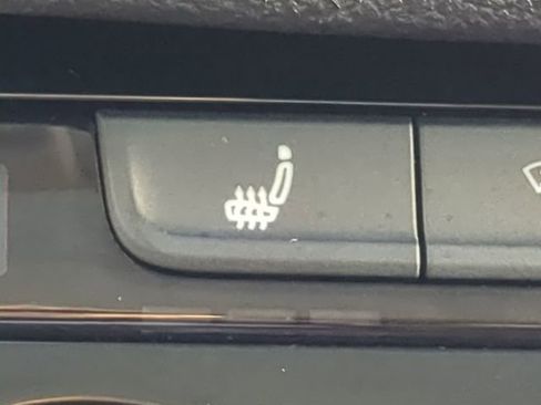 Certified 2023 Volkswagen Jetta SE image 24